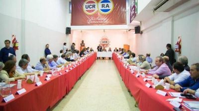 Mensaje para el Pro: la UCR junta a todos sus intendentes y volver� a exigir mayor participaci�n