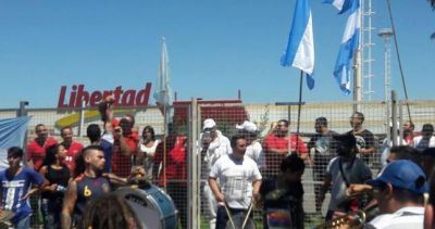 Otros 10 despidos en hiper rosarinos para presionar contra el descanso dominical