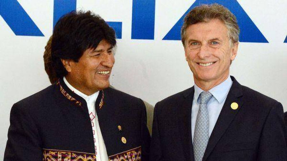 Mauricio Macri habl por telfono con Evo Morales y le confirm que vendr a la Argentina