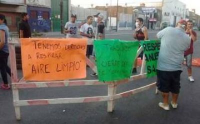  Vecinos de Alsina exigen la clausura de una nueva f�brica contaminante
