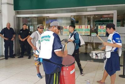 Bancarios iniciaron jornadas de protesta que desembocar�n en un Paro Nacional