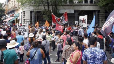 Vecinos desesperados volvieron a manifestarse frente a Edelap