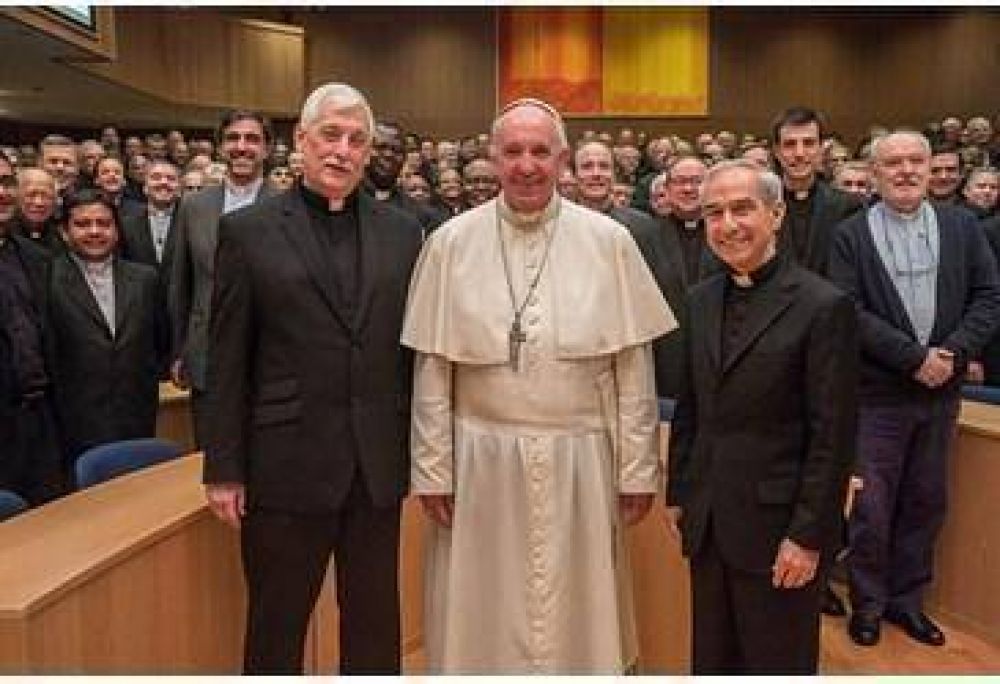 El Papa a La Civilt� Cattolica: rememos juntos al servicio de la Iglesia
