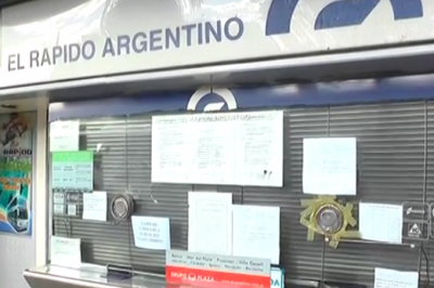 Sigue el paro de choferes de la provincia: pasajeros reclaman respuestas a la empresa