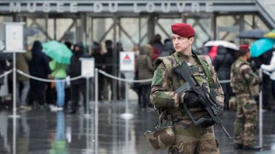 Detienen a cuatro personas con explosivos que planeaban un ataque terrorista en Par�s