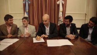 La Ciudad firm� un convenio con la AFIP, la AGIP y la AGC