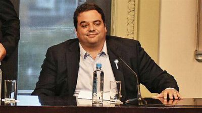 Para bajarles costos a las empresas, el Gobierno impulsa una reforma laboral