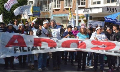 Docentes santacruce�os realizar�n un paro por 24 horas