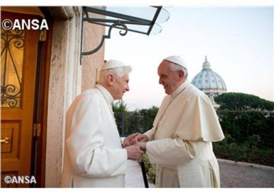 El Papa em�rito reza por la Iglesia y por su Sucesor