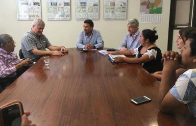 Avanza la construcci�n de viviendas para familias originarias