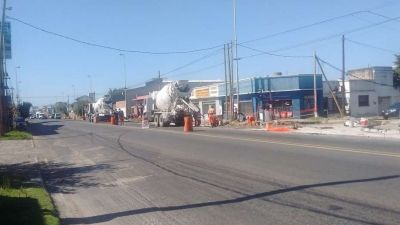 El Metrobus en Quilmes cada vez m�s cerca: repavimentan 32 cuadras de Avenida Calchaqu�