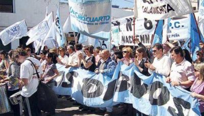 Amenaza de los maestros: sin acuerdo, no empiezan las clases