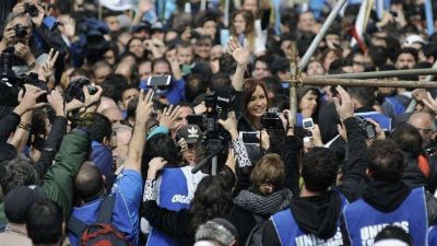 Cristina en Buenos Aires, entre el PJ y Bonadio