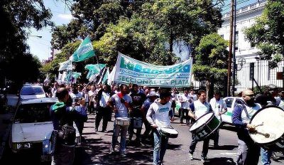 Los trabajadores bancarios paran el viernes: �Quieren imponernos el tope del 18%�