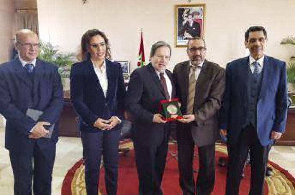 Embajador del Paraguay en Marruecos visit� la ciudad de T�nger para estrechar relaciones