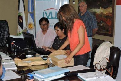 CONTIN�AN LAS LICITACIONES PARA LA CONSTRUCCI�N DE VIVIENDAS EN JUJUY	