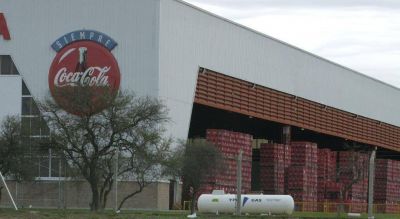 Coca Cola justific� despidos y dijo que la actividad es normal