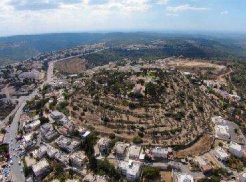 Arque�logos excavan sitio donde estaba el Arca de la Alianza