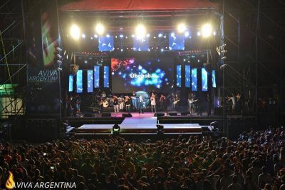 Multitudinario encuentro por la Argentina