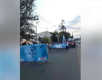 Docentes salte�os cortan la ruta en reclamo de mejores condiciones salariales