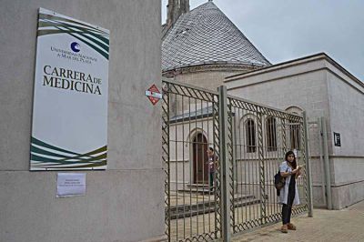 Desde ayer se dicta la primera carrera de Medicina p�blica y gratuita de Mar del Plata