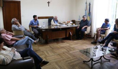 Luz y Fuerza Mar del Plata contin�a las medidas de fuerza y se re�nen con ediles