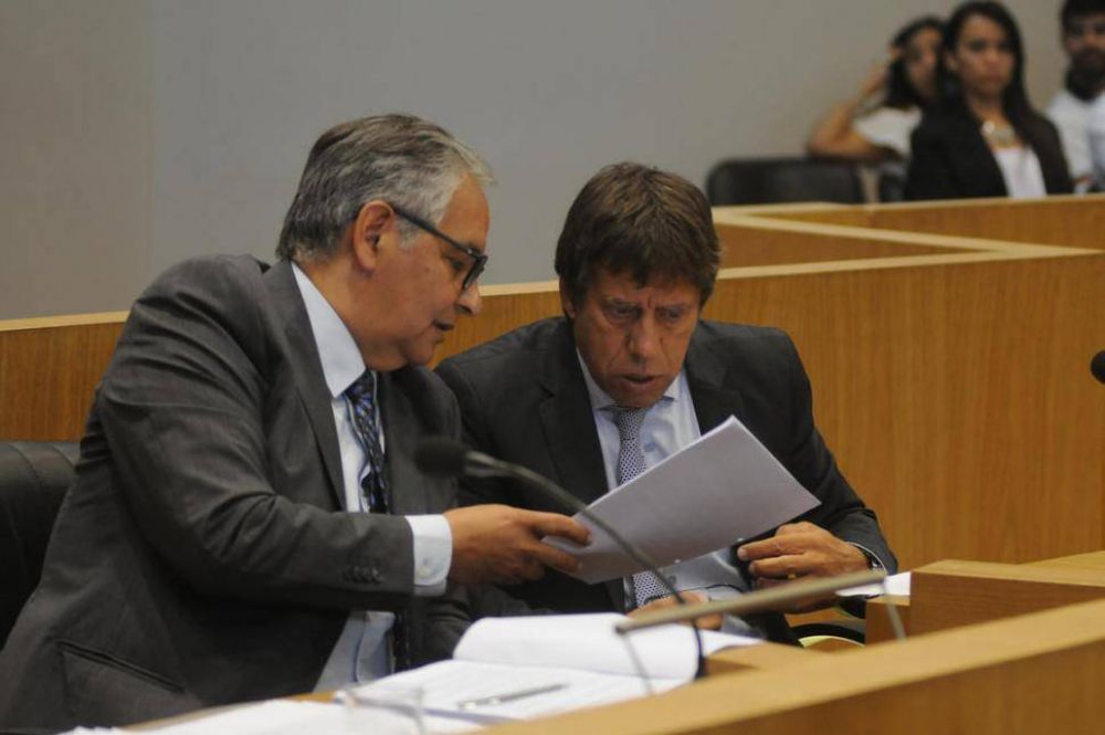 Los concejales opositores amenazan con voltear la sesi�n por la casa Sucar