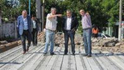 La Municipalidad avanza con la reconstrucci�n del �Puente de los suspiros�
