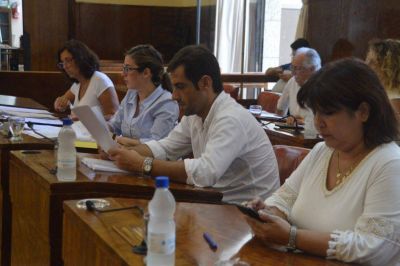 Concejales autorizan una suba del 40% en la tarifa de agua