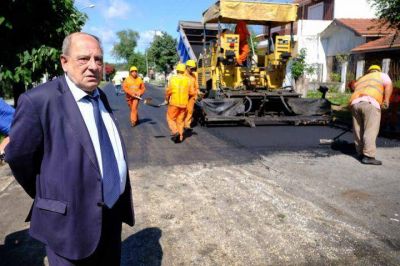 El intendente Arroyo supervis� trabajos en el barrio San Mart�n