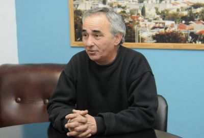 Para Albornoz, la extensi�n de la ca�er�a en La Elena es una verg�enza