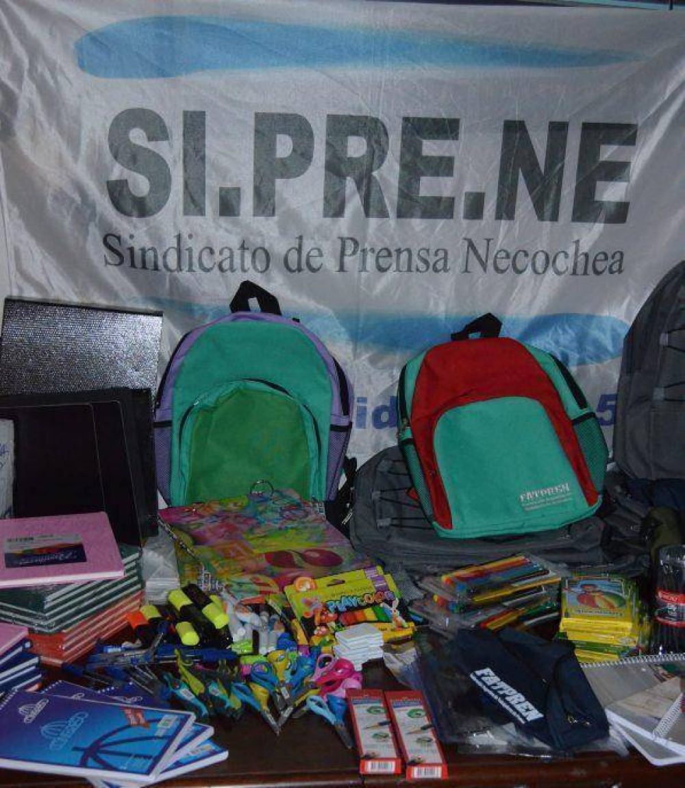 SIPRENE: Entrega de kits Escolares
