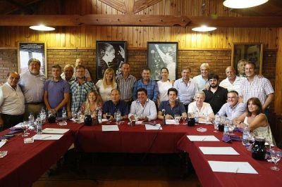PJ bonaerense debate si se encolumna detr�s de Cristina