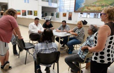 El municipio recibi� a cooperativistas que pidieron por la continuidad de los trabajos