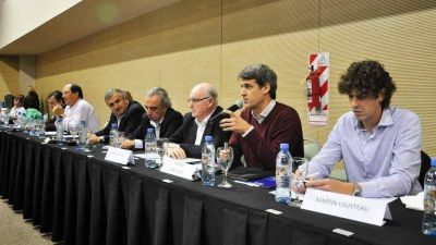 Cumbre radical: el documento de Jes�s y la reaparici�n deAlfonso Prat-Gay