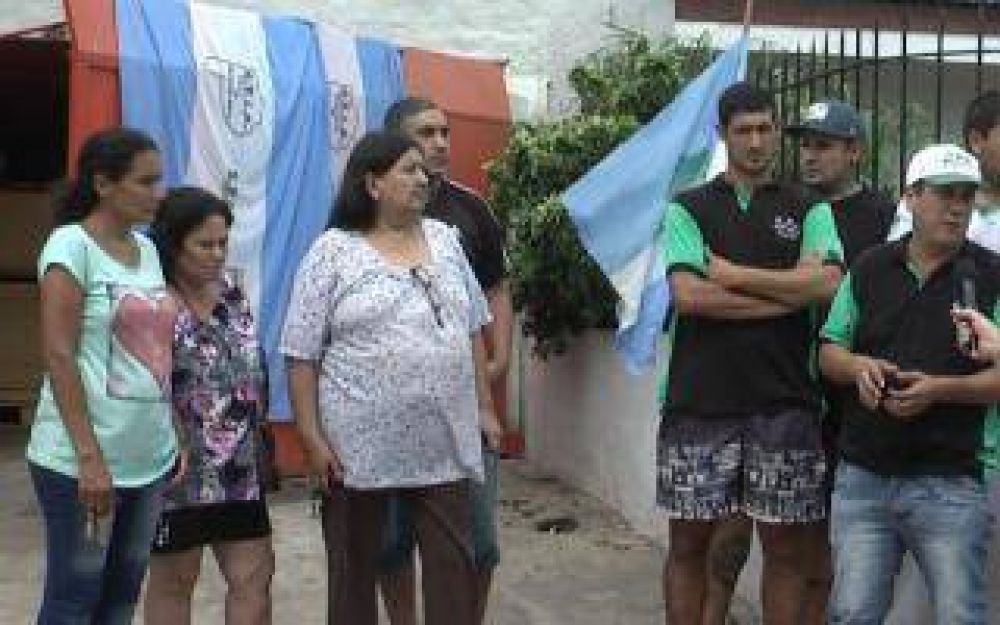 La crisis lleg� a Salto: Cerr� una f�brica de alfajores y 150 familias quedaron en la calle