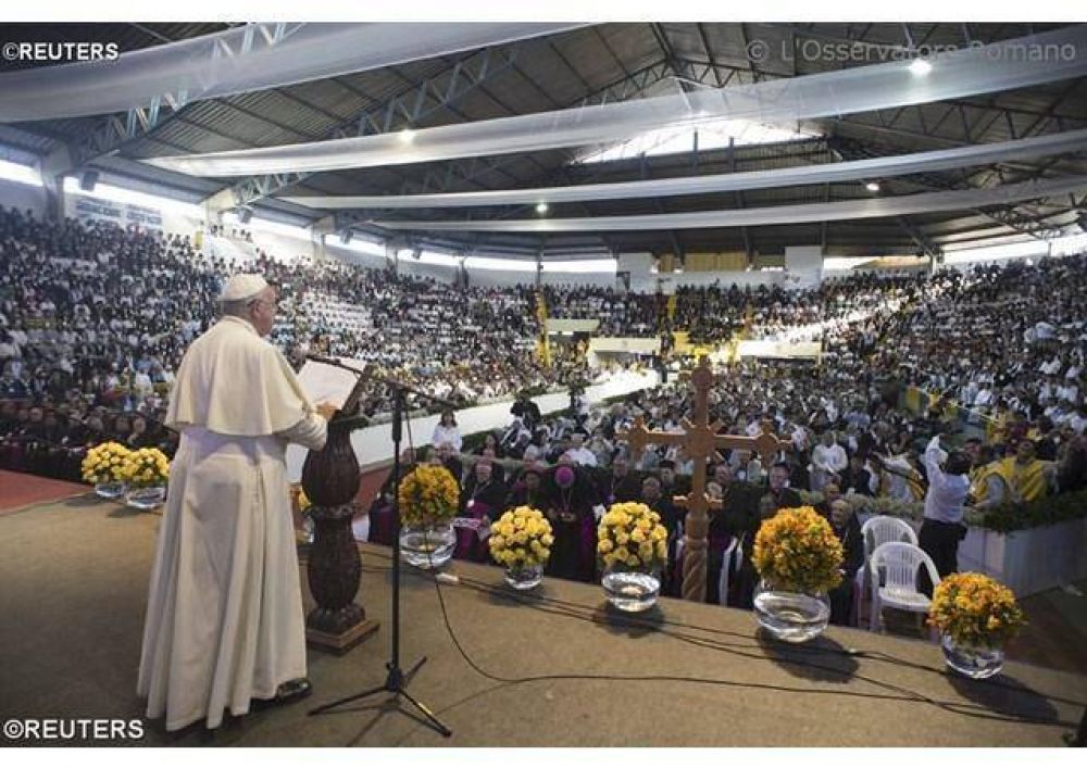 El Papa a los Movimientos Populares: Como el buen samaritano, sanemos las heridas sociales