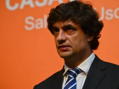 360 mil pesos en cortinas nuevas para Hern�n Lacunza