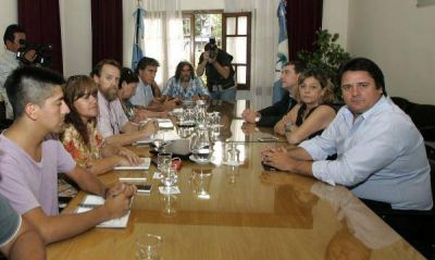 ATEN quiere 40% y el Gobierno pide negociar con los chicos en las aulas