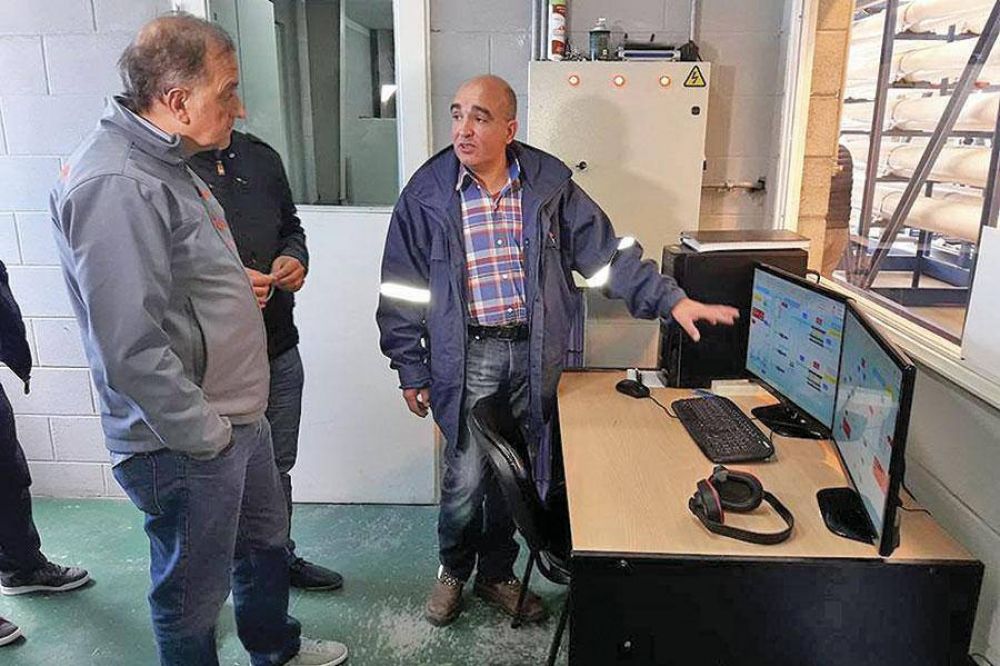 Linares visit� la planta de �smosis inversa de Puerto Deseado