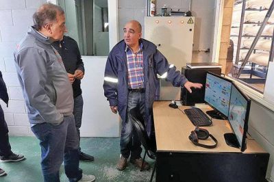 Linares visit� la planta de �smosis inversa de Puerto Deseado
