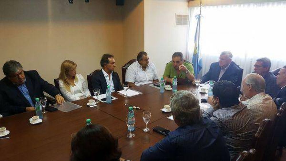 El PJ se reuni� con la CGT y le brind� su apoyo para la movilizaci�n del 7 de marzo