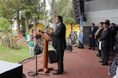 Weretilneck anunci� expropiaci�n de tierras para Plan cloacal