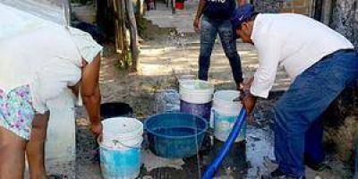 La Comuna clorindense contin�a con asistencia de agua potable al Porte�o Norte