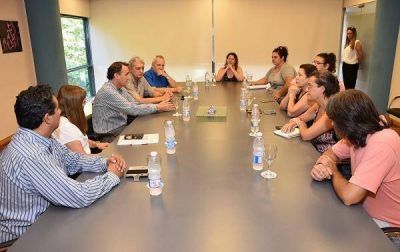Katopodis recibi� a los gremios docentes de General San Mart�n