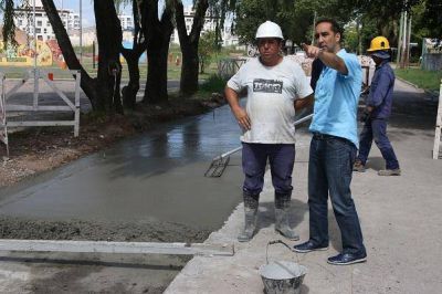 Tagliaferro anunci� la llegada de las cloacas al Barrio Ser� de Castelar