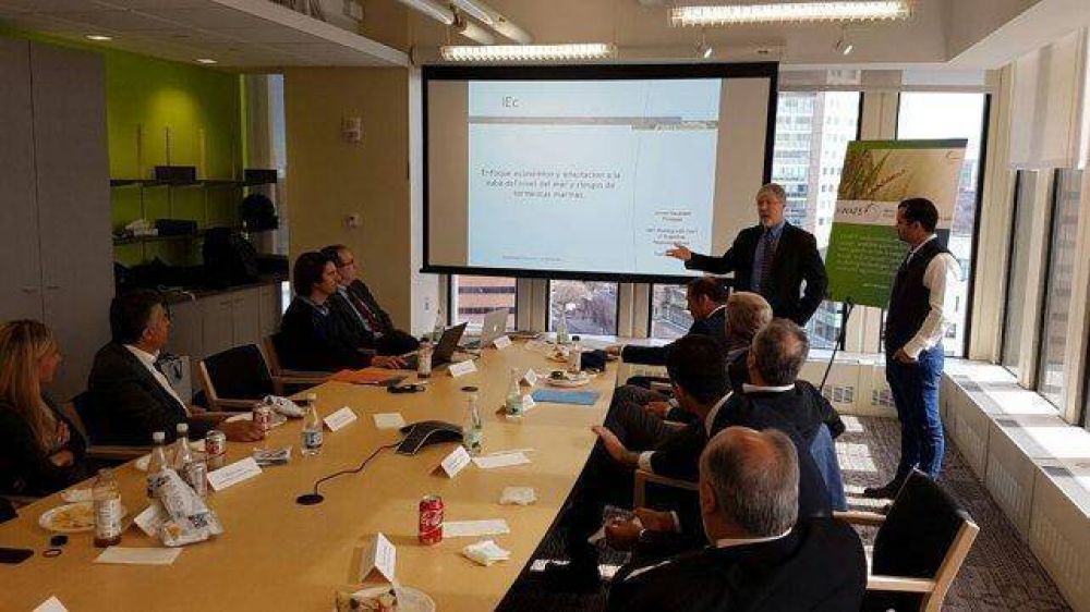 Cornejo y Kerchner se reunieron en Boston con especialistas sobre planeamiento y riesgo h�drico