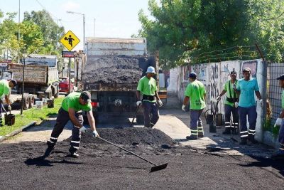 Escuela N�28 de San Fernando: el Municipio tambi�n renueva su vereda y estacionamiento