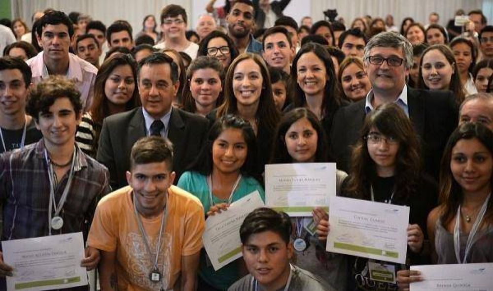 El gobierno bonaerense premia a los 25 mejores alumnos de la Provincia