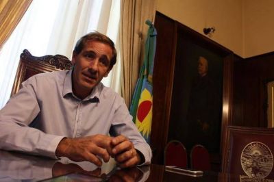 Garro pone en funciones a los nuevos secretarios municipales